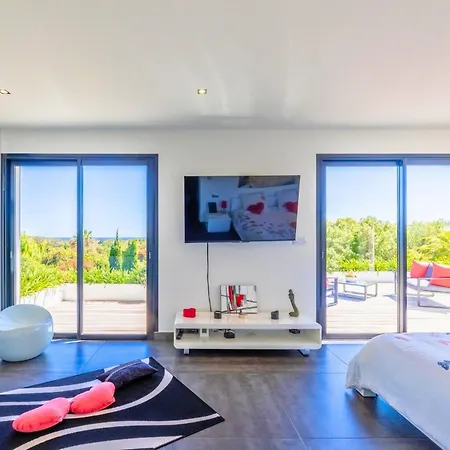 Apartment With Panoramic View